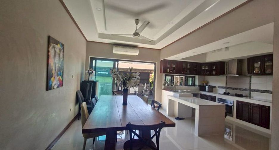 For sale 4 bedrooms villa in Sattahip, Chonburi