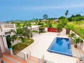 For sale 4 bedrooms villa in Bang Saray, Pattaya