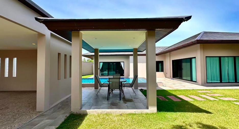 For sale 3 bedrooms house in Huay Yai, Pattaya