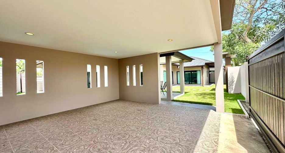 For sale 3 bedrooms house in Huay Yai, Pattaya