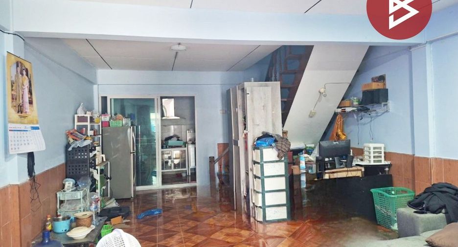 For sale 3 bedrooms townhouse in Mueang Samut Prakan, Samut Prakan