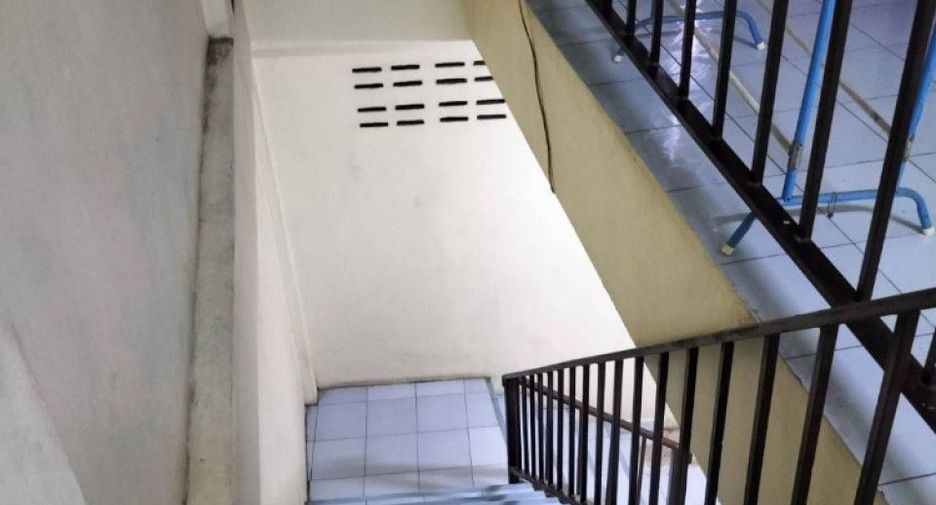 For sale 1 bed retail Space in Phanom Sarakham, Chachoengsao