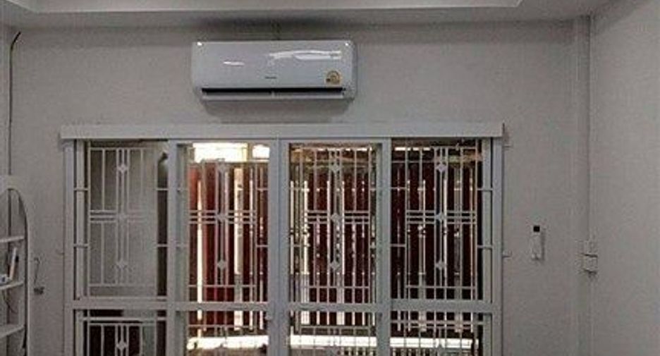 For sale 2 bedrooms townhouse in Lam Luk Ka, Pathum Thani