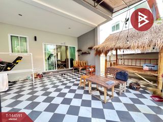 Casa adosada en venta de 3 habitaciones en Mueang Chon Buri, Chonburi
