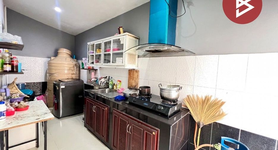 Casa adosada en venta de 3 habitaciones en Mueang Chon Buri, Chonburi