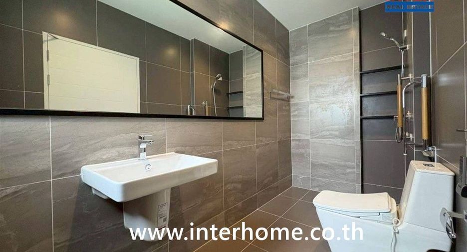 Haus zum Kauf mit 4 Zimmer in Bang Phli, Samut Prakan