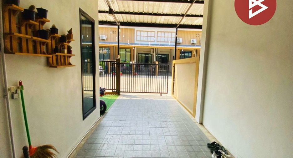 For sale 2 bedrooms townhouse in Mueang Samut Sakhon, Samut Sakhon