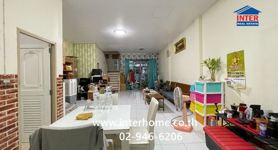 Reihenhaus zum Kauf mit 3 Zimmer in Min Buri, Bangkok