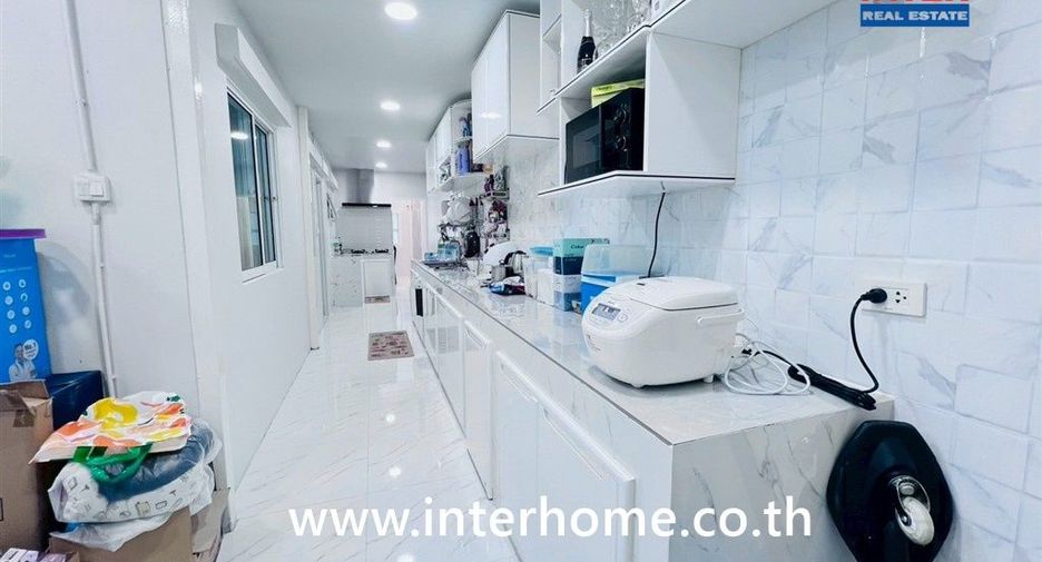 For sale 3 bedrooms house in Bang Phli, Samut Prakan