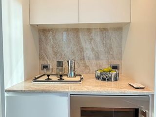 For rent and for sale 1 bed condo in Pathum Wan, Bangkok