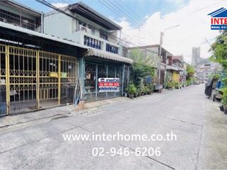 For sale 3 bedrooms townhouse in Huai Khwang, Bangkok