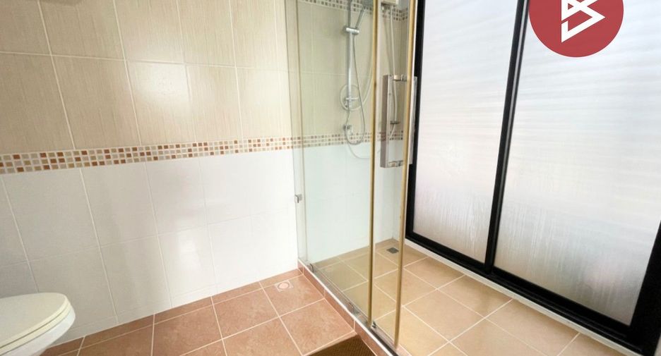 For sale 4 bedrooms house in Mueang Chon Buri, Chonburi