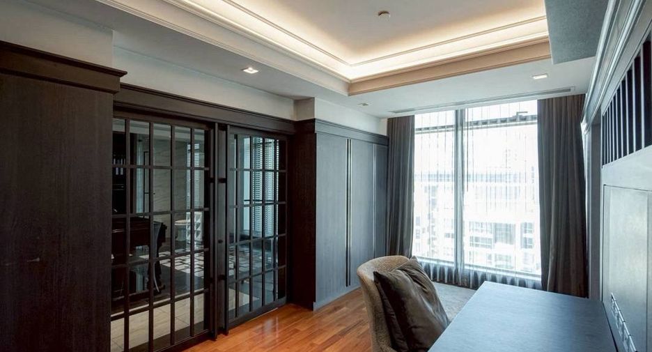 For rent and for sale 3 bedrooms condo in Pathum Wan, Bangkok