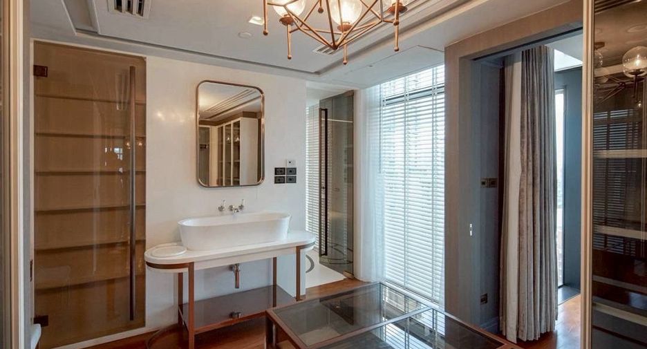 For rent and for sale 3 bedrooms condo in Pathum Wan, Bangkok