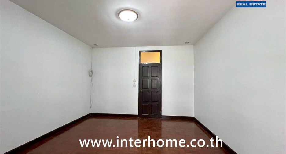 For sale 2 bedrooms townhouse in Bueng Kum, Bangkok