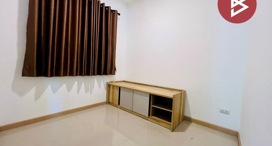 For sale 4 bedrooms townhouse in Mueang Samut Prakan, Samut Prakan