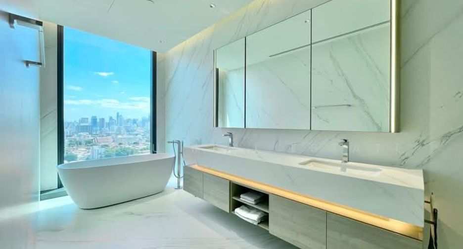 For rent 2 bedrooms condo in Sathon, Bangkok