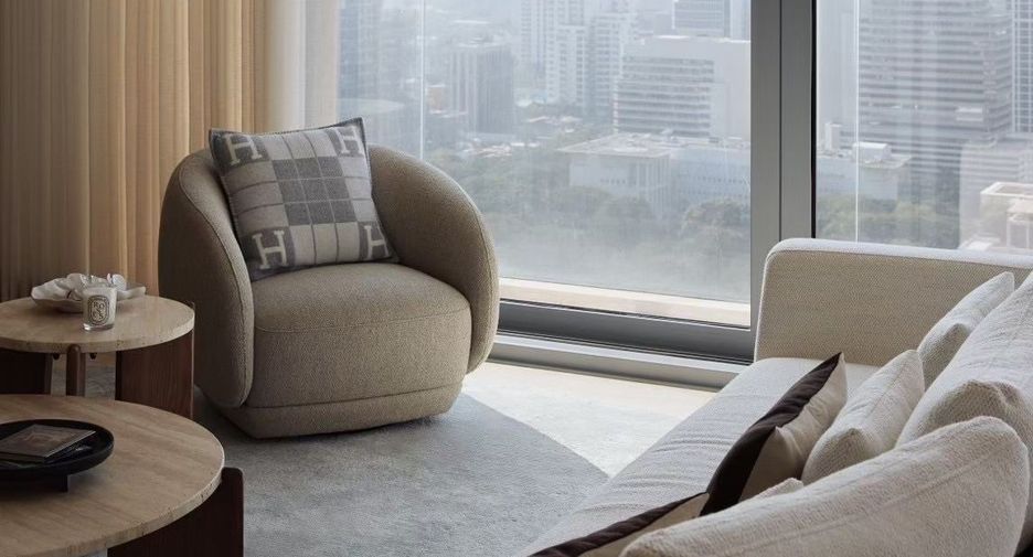 For sale 3 ベッドルーム condo in Pathum Wan, Bangkok