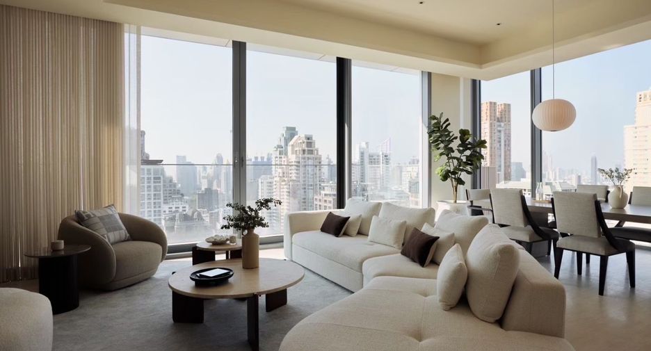 For sale 3 ベッドルーム condo in Pathum Wan, Bangkok