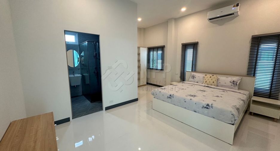 For sale 4 bedrooms house in Hua Hin, Prachuap Khiri Khan
