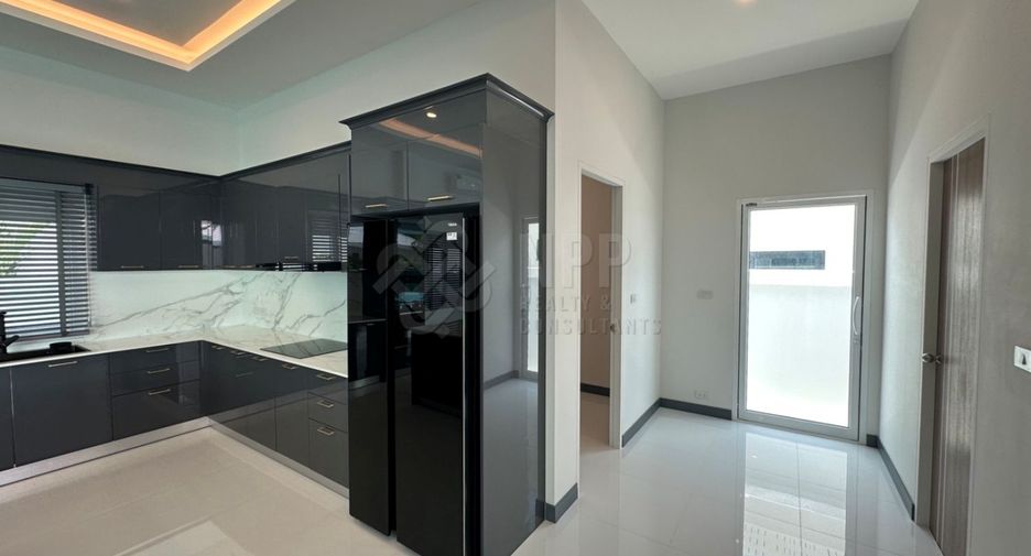 For sale 4 bedrooms house in Hua Hin, Prachuap Khiri Khan