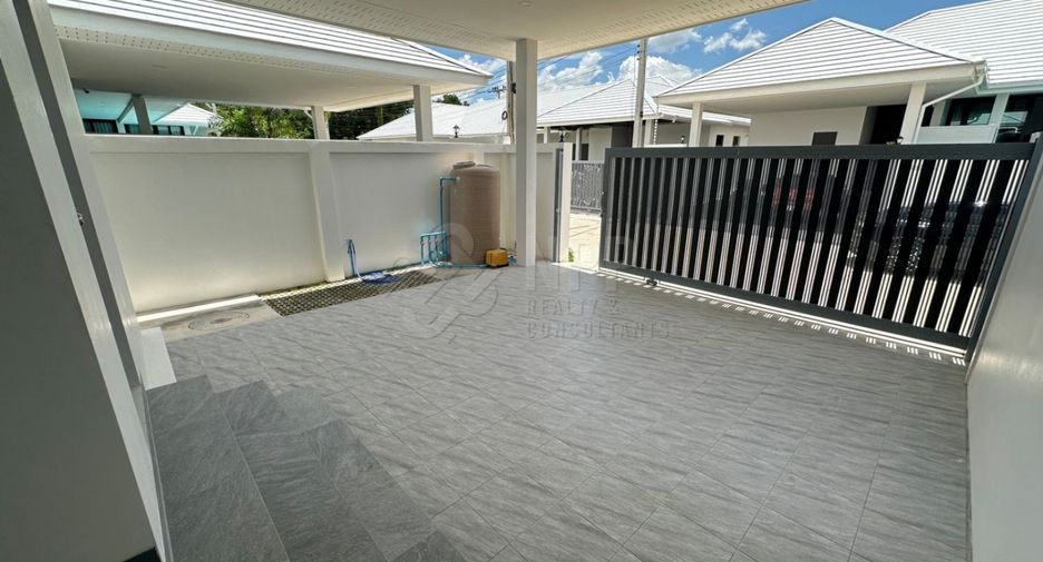 For sale 4 bedrooms house in Hua Hin, Prachuap Khiri Khan