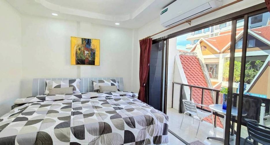 For rent 4 bedrooms townhouse in Pratumnak, Pattaya