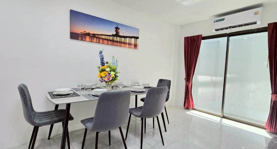 For rent 4 bedrooms townhouse in Pratumnak, Pattaya