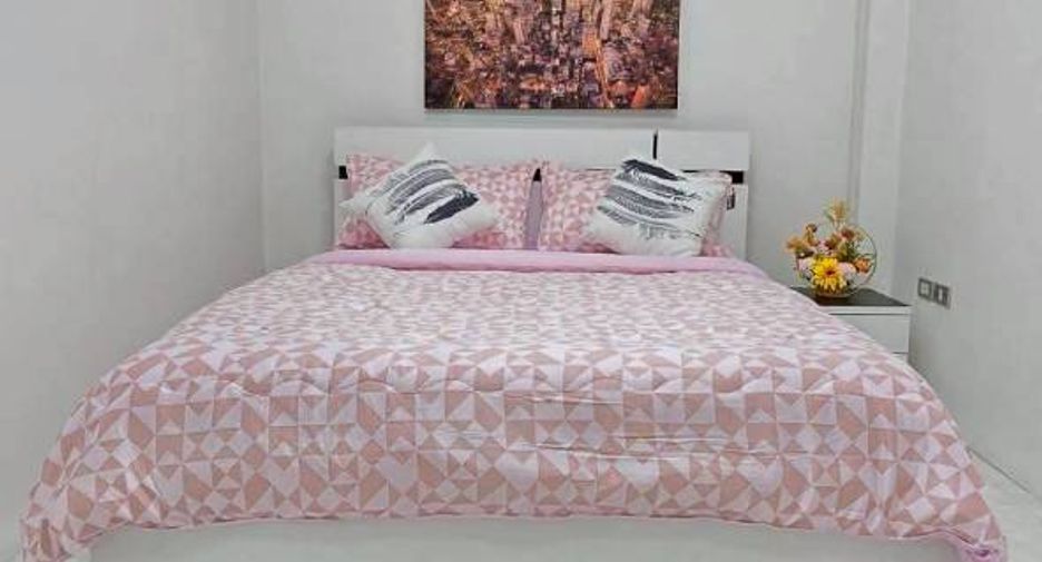 For rent 4 bedrooms townhouse in Pratumnak, Pattaya