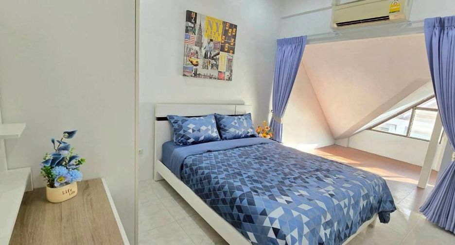 For rent 4 bedrooms townhouse in Pratumnak, Pattaya