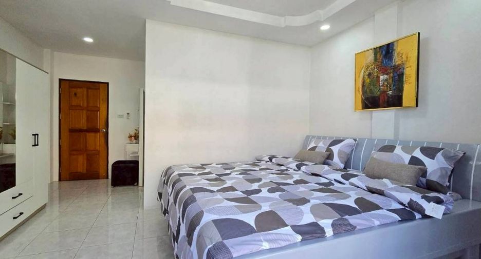For rent 4 bedrooms townhouse in Pratumnak, Pattaya