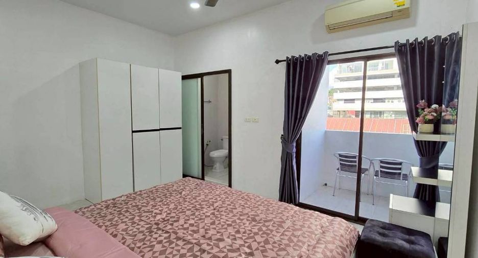 For rent 4 bedrooms townhouse in Pratumnak, Pattaya