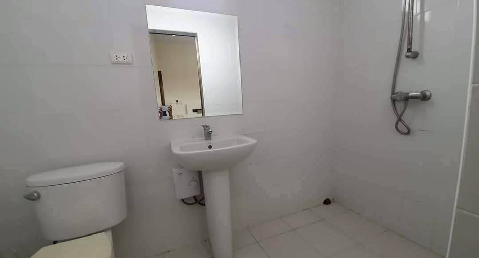 For rent 4 bedrooms townhouse in Pratumnak, Pattaya