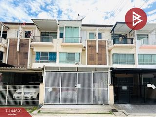 Casa adosada en venta de 3 habitaciones en Bang Phli, Samut Prakan