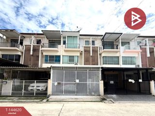 Casa adosada en venta de 3 habitaciones en Bang Phli, Samut Prakan