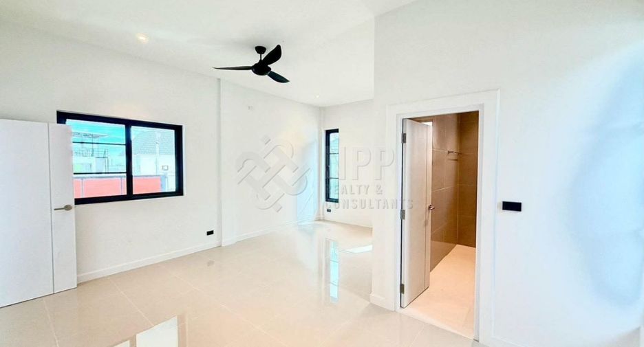 For sale 4 bedrooms house in Hua Hin, Prachuap Khiri Khan