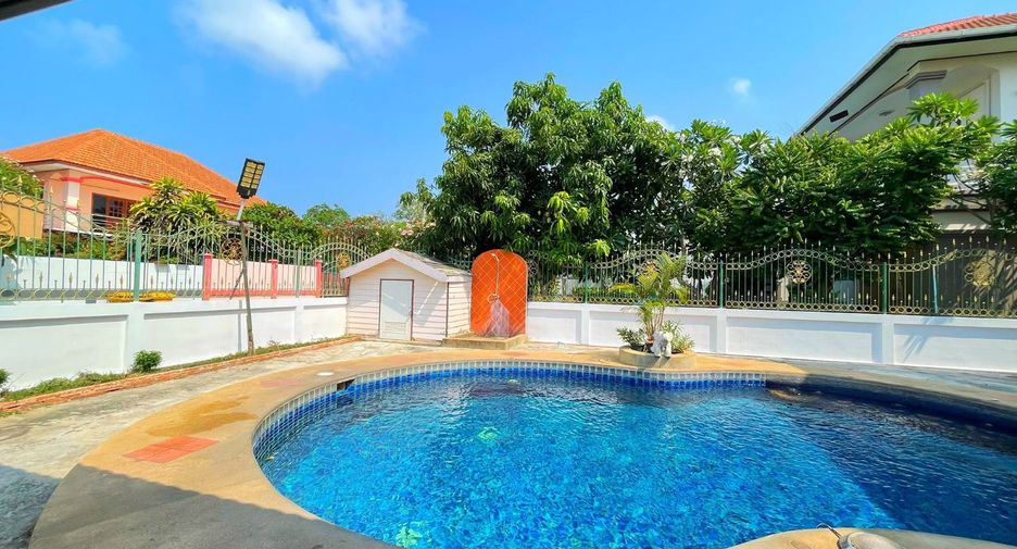 À louer et à vendre 4 chambres villa à East Pattaya, Pattaya