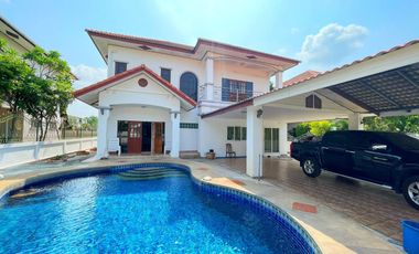 À louer et à vendre 4 chambres villa à East Pattaya, Pattaya