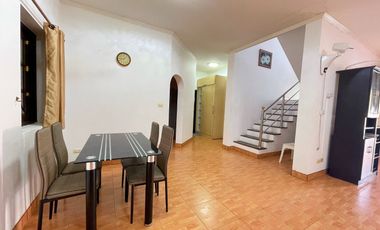 À louer et à vendre 4 chambres villa à East Pattaya, Pattaya
