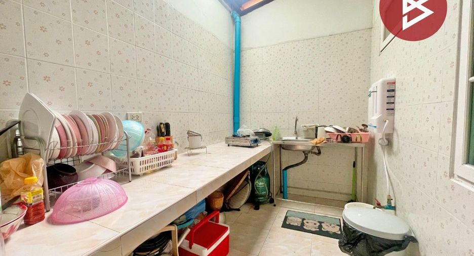 For sale 2 bedrooms townhouse in Mueang Samut Prakan, Samut Prakan