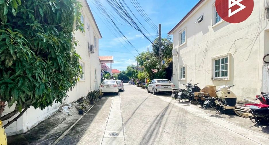 For sale 2 bedrooms townhouse in Mueang Samut Prakan, Samut Prakan