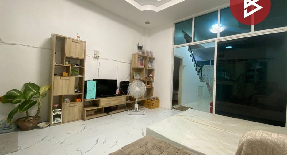 Reihenhaus zum Kauf mit 3 Zimmer in Mueang Suphanburi, Suphan Buri