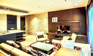 Condo en alquiler y en venta de 3 habitaciones en Khlong Toei, Bangkok