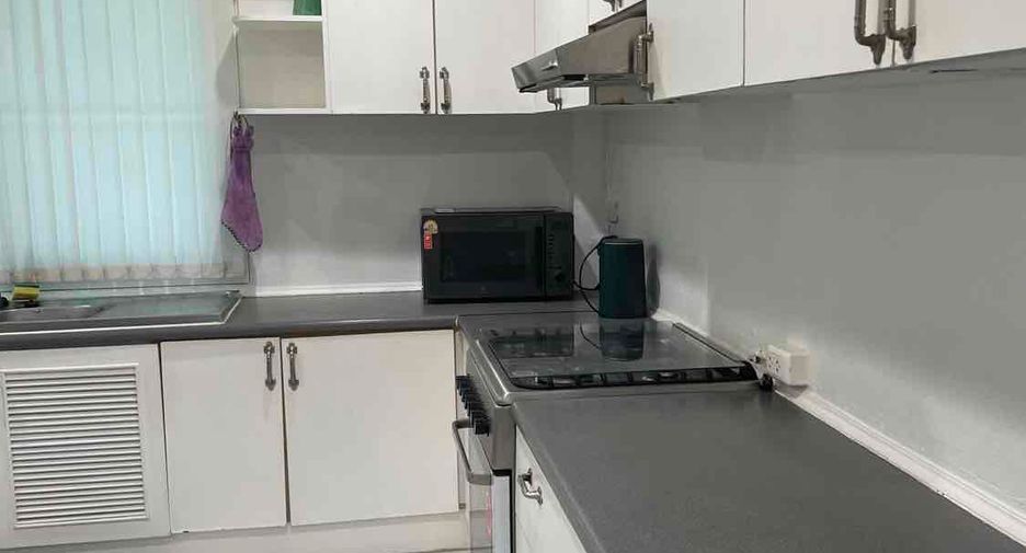 Casa en alquiler de 3 habitaciones en Jomtien, Pattaya