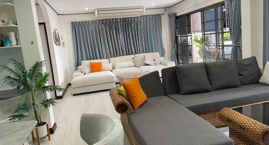 Casa en alquiler de 3 habitaciones en Jomtien, Pattaya