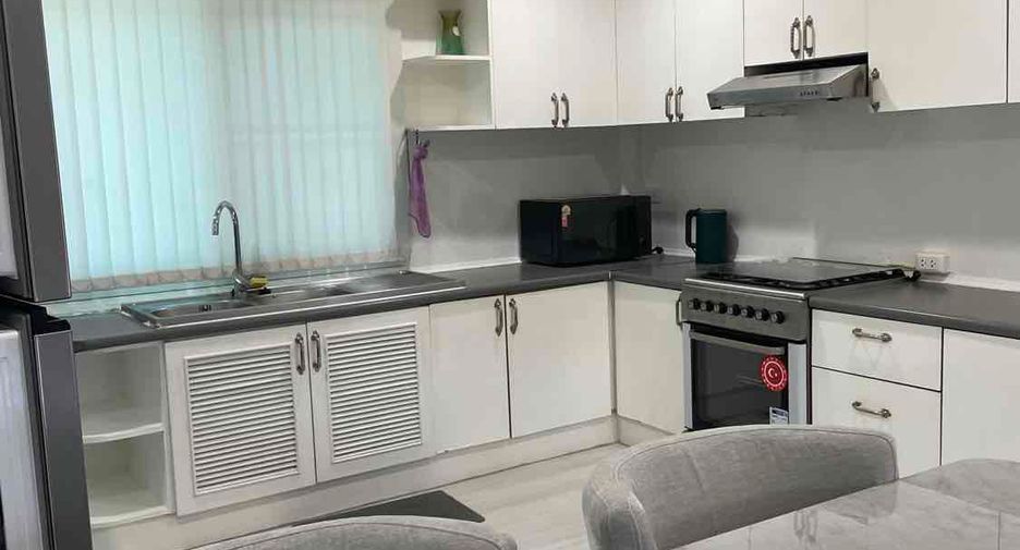 Casa en alquiler de 3 habitaciones en Jomtien, Pattaya