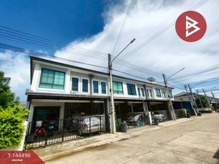 For sale 4 bedrooms townhouse in Bang Pakong, Chachoengsao