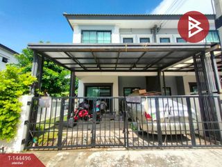 For sale 4 bedrooms townhouse in Bang Pakong, Chachoengsao