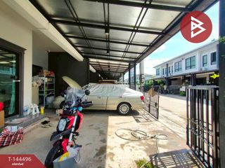 For sale 4 bedrooms townhouse in Bang Pakong, Chachoengsao