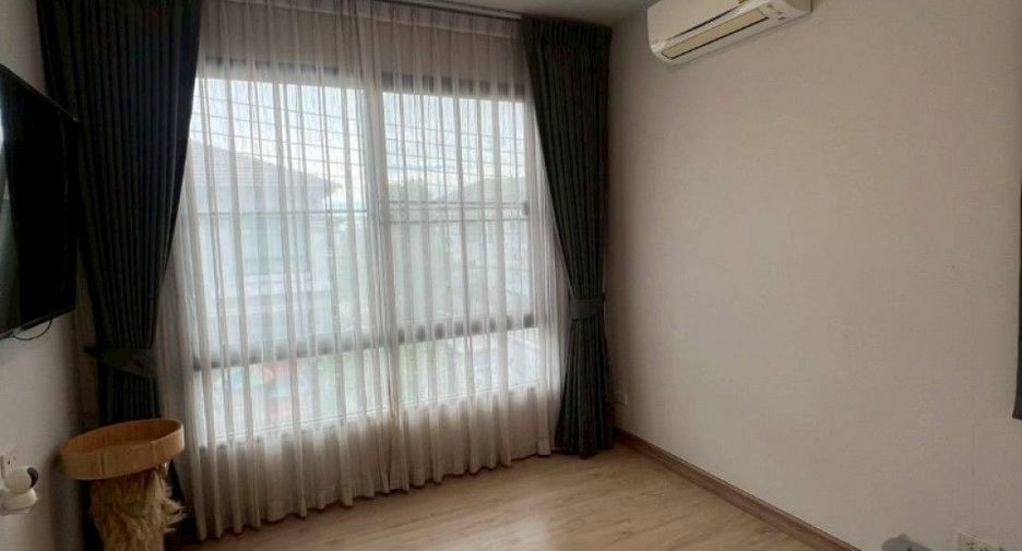 For sale 4 bedrooms townhouse in Bang Pakong, Chachoengsao